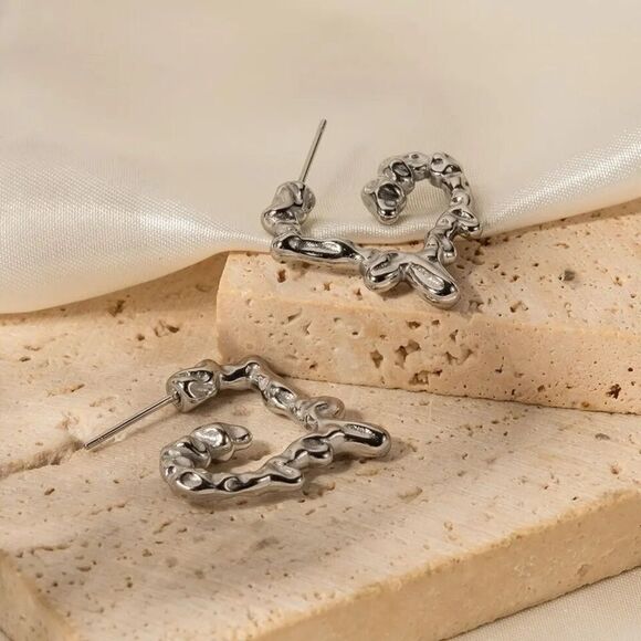 Silver Textured Hoop Earrings- NEW - Picture 2 of 3